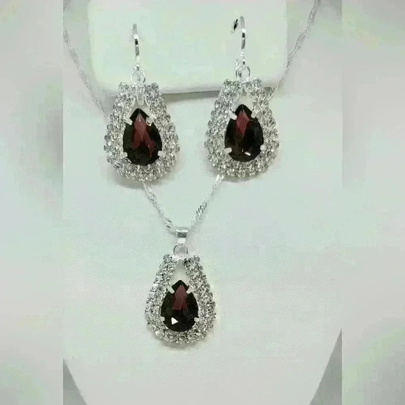 Unbranded Jewelry - NWOT Sparkly Stamped 925S Silver Necklace and Earrings Set w/Gift Box